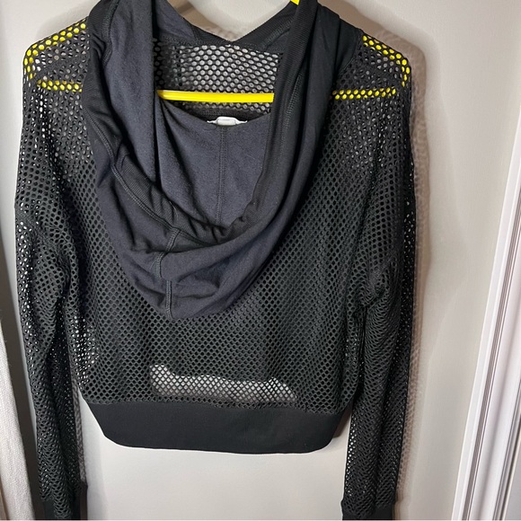 Forever 21 work out sweatshirt - Picture 5 of 8